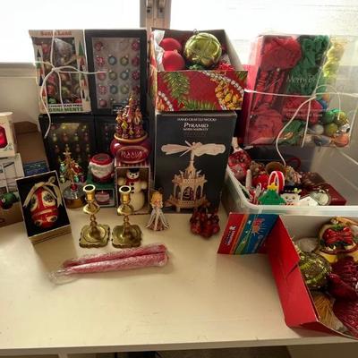 PPM067 Mystery Lot Of Various Christmas Ornaments & Decor