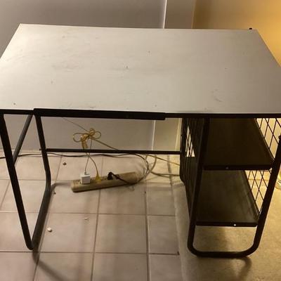 PPM014 White Pressed Wood Black Metal Frame Desk