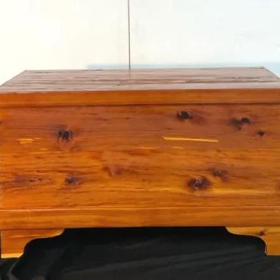 Cedar Blanket Chest 