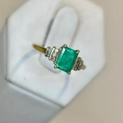 10K Gold Emerald And Diamond Ring Size 7 (2g)