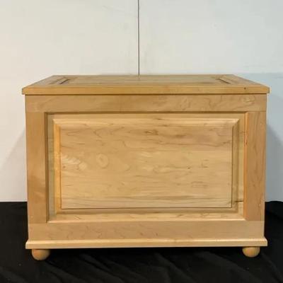 Maple Wood Blanket Chest 