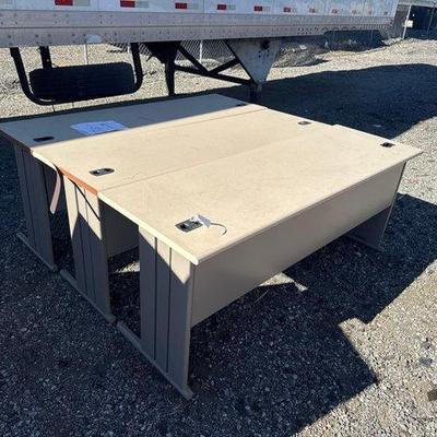 76006 • three desks