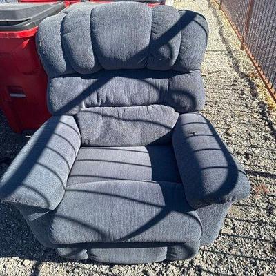 75054 • la z boy recliner