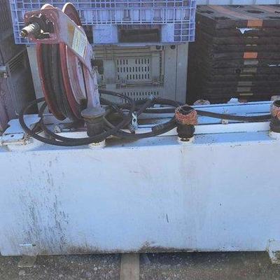 80022 • mobel fuel:hydraulic storage tank with hose reels