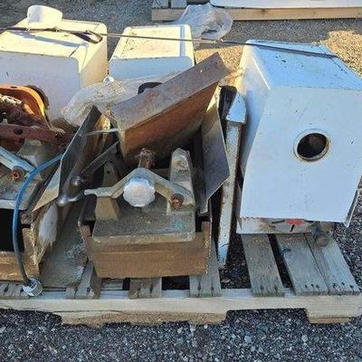 82026 • (3) pipe threading machines