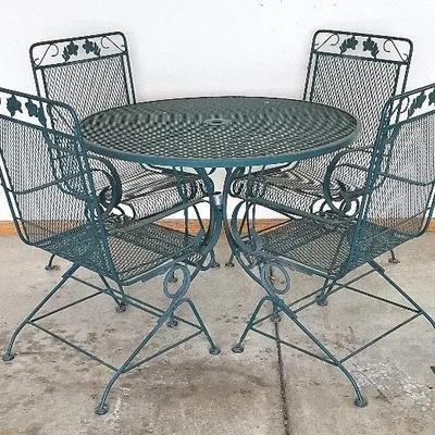 Patio Table & Chairs (G)