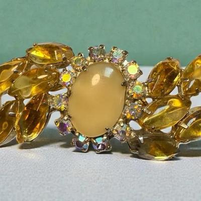 Vintage brooch in citrine honey amber tones
