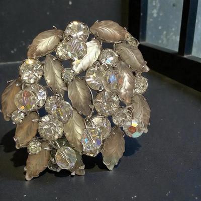 Kramer brooch rhinestone leaves motif