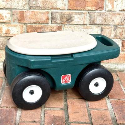 Step2 Multi Purpose Garden Hopper