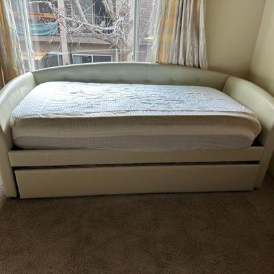 Sale Photo Thumbnail #9