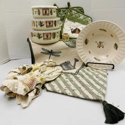 Vintage "Pfaltzgraff" Naturewood Garden Collection