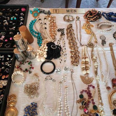 Sale Photo Thumbnail #32