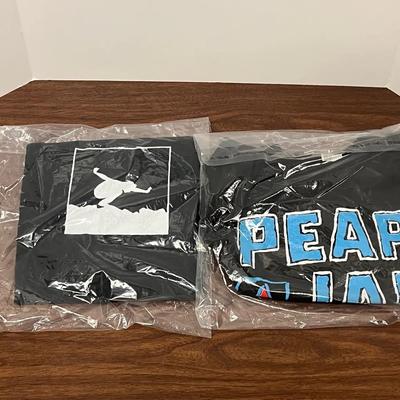 Vintage Pearl Jam Band T-Shirts 