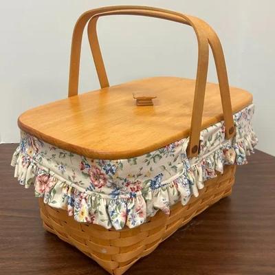 Longaberger Hand Woven Picnic Basket With Clear Dividers 