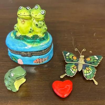 Assorted Small Trinkets & Frog Trinket Box 