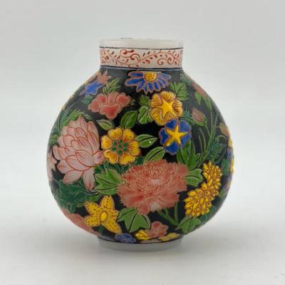 Chinese Peking Glass Floral Snuff Bottle