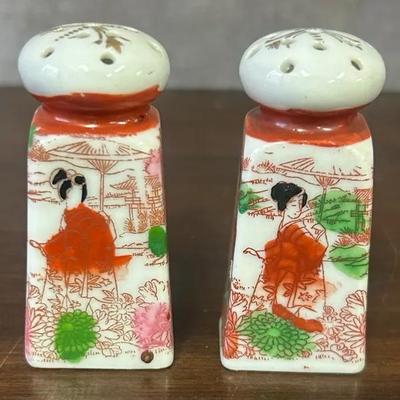 Vintage Japanese Geisha 3" Porcelain Salt & Pepper Shakers