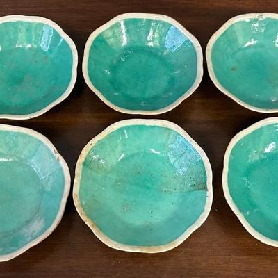 Antique Qing Dynasty Hand painted Porcelain Chinese Famille Rose Footed Dishes 