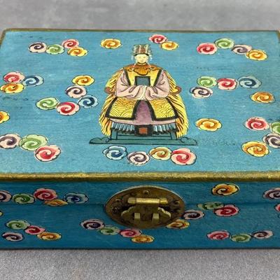 Chinese Vintage/ Antique Hand Painted Polychrome Trinket Box