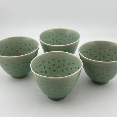 Vintage Ceramic Cups - Daisy Design 
