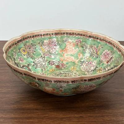 Chinese Antique Famille Rose Eggshell Porcelain Bowl