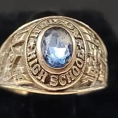 10K Gold High School Ring Size 8
