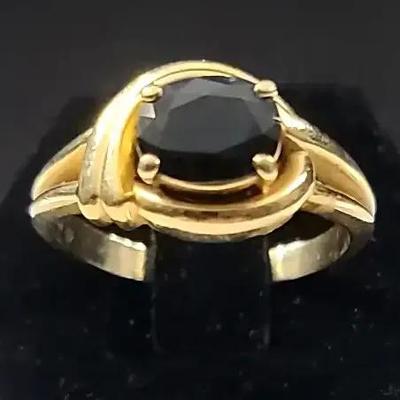 18K Sapphire Ring Size 10 1/2