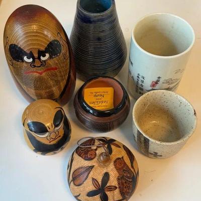 EHE061 - Multi lot of pottery and other handcrafted figures 