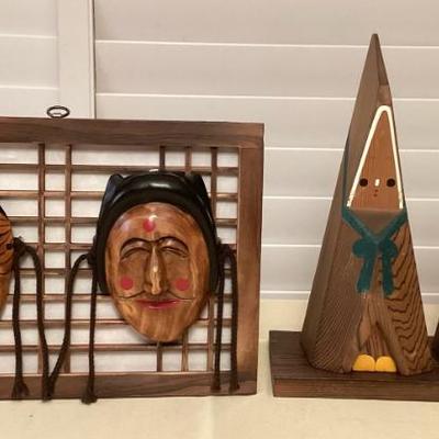 EHE415 Carved Wooden Japanese Figurines & Pair Of Masks Wall Hanging