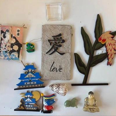 EHE062 - Assorted lot of Japanese art goods 