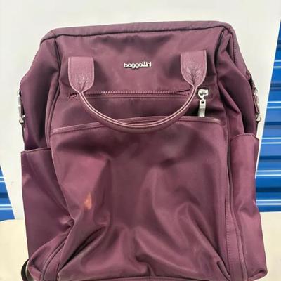 EHE300 Baggallini Backpack - Owner states Backpack is Brand New