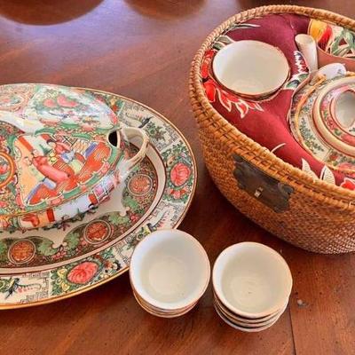 KAS015 - Beautiful Vintage Famille Rose Medallion Pieces & Tea Pot Set in Basket