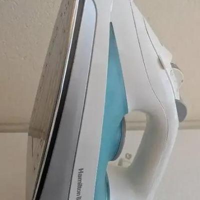 EHE070- Hamilton Beach Clothes Iron 