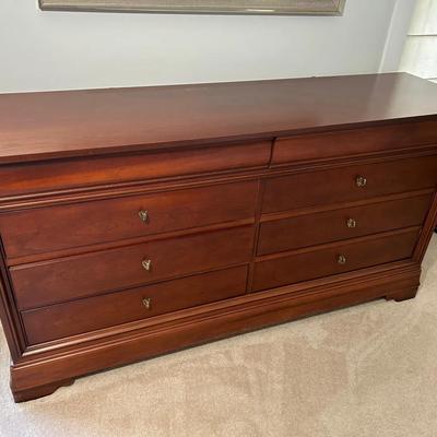 Thomasville Impressions 8 Drawer Chest Of Drawers W/ Mirror 