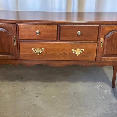 Hitcock Buffet Server