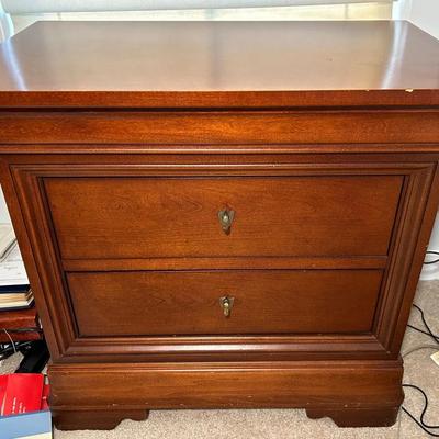 Pair Of Thomasville Impressions Bedside Tables 