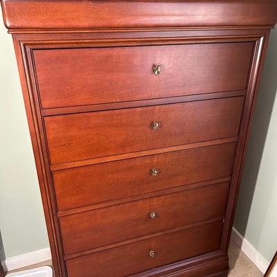 Thomasville Impressions 5 Drawer Chest Of Drawers 