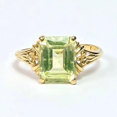 14K Gold Light Green Stone Ring - Misshapen