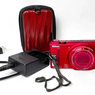 Nikon CoolPix S9100 Digital Camera With Charger