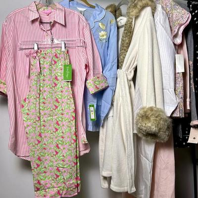Lilly Pulitzer & More New with Tag Women’s Robes & Sleepwear - Size S,M