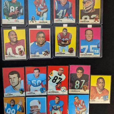 Seventeen 1969 Topps Football cards
