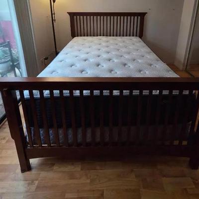 Mission Style Queen Bed with Serta Matress 