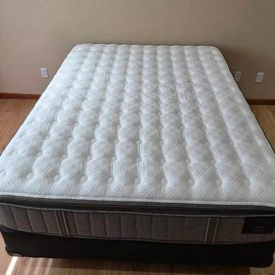 Queen Size Bed with Stearns & Foster Mattress 