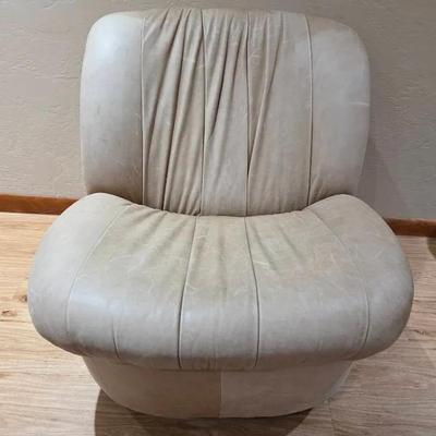 California Design Center Leather Motion Chair #2