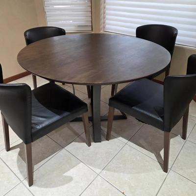 Dinette Table with 4 Chairs 