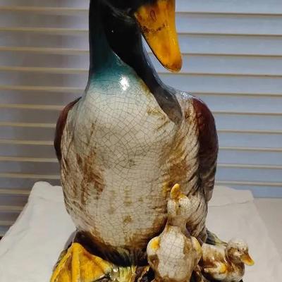 Vintage Majolica-Style Ceramic Mallard Duck & Ducklings Figurine – Large