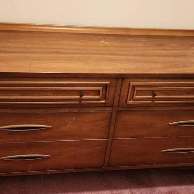 MCM Sculptra Broyhill 6 Drawer Lowboy
