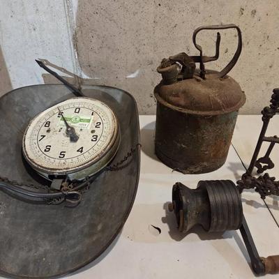 Vintage Penn Scale Manufacturing Co and Other Antique Decor