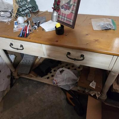 Table With Drawers 