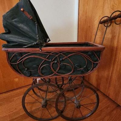 Antique Victorian Style Baby Carraige 